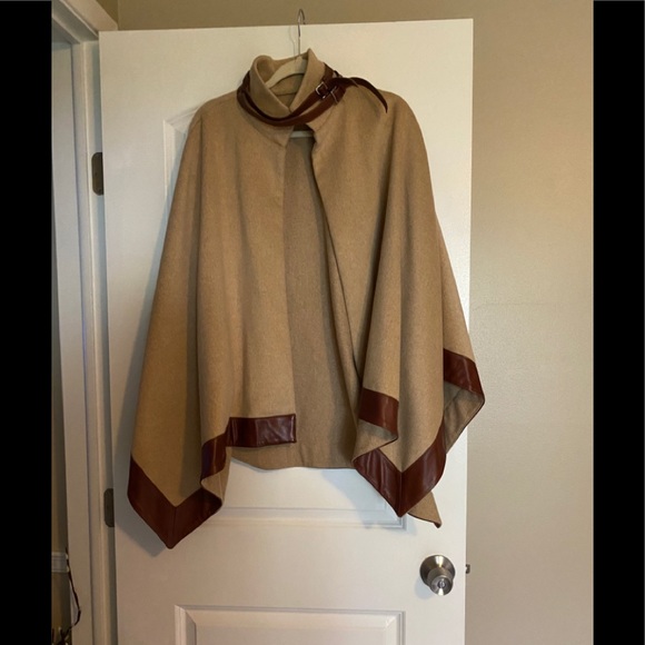 Cape - Picture 1 of 5